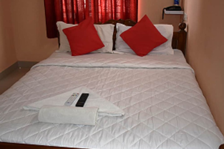 Room 4 of 9