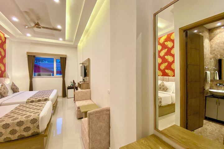 Room 10 of 27