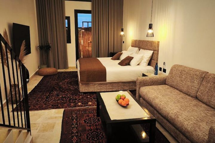 Room 4 of 22