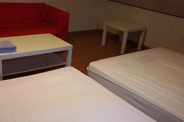 Room 10 of 47