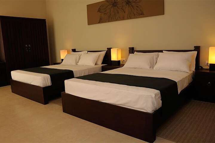 Room 8 of 40