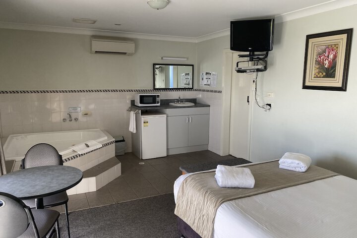 Room 5 of 26