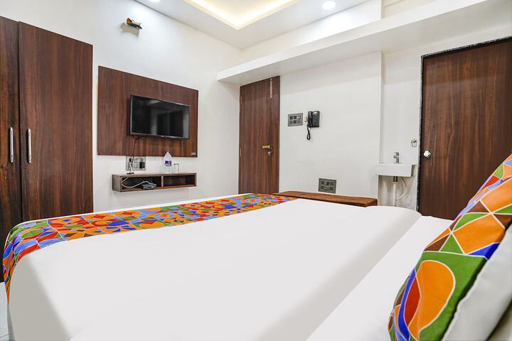 Room 18 of 32