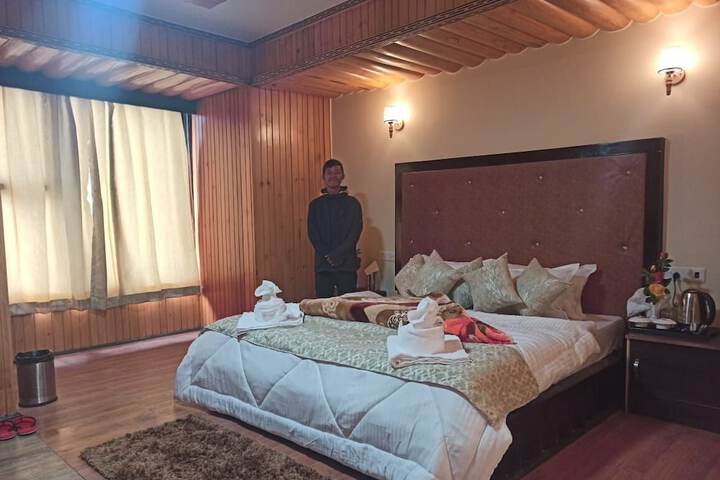 Room 10 of 46