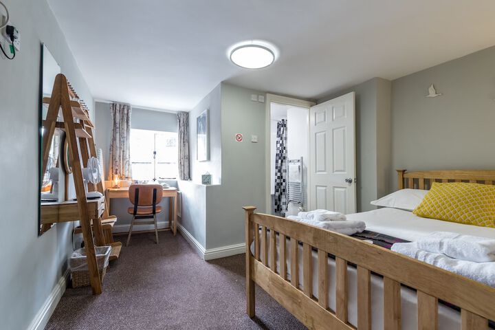 Room 14 of 29
