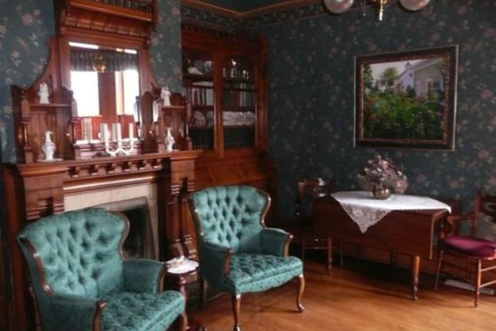 Room 8 of 51