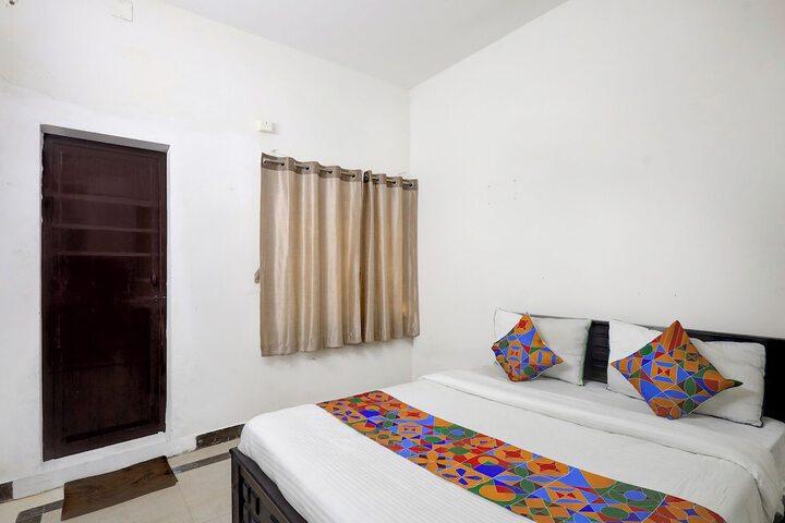 Room 9 of 27