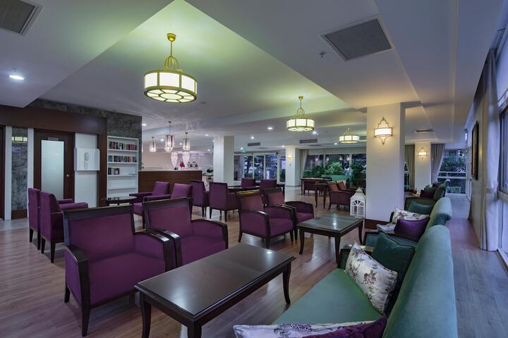 Entrance & Lobby