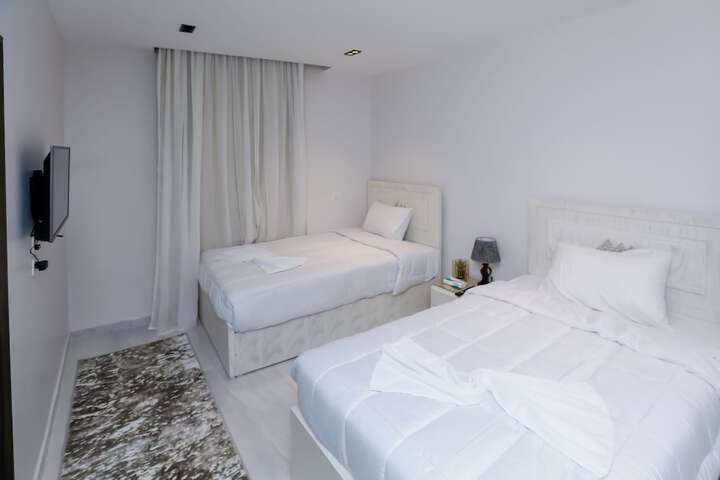 Room 10 of 88