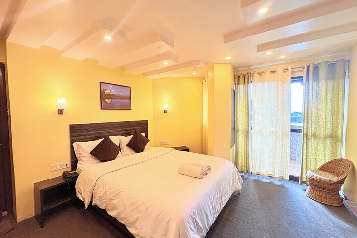 Room 14 of 28