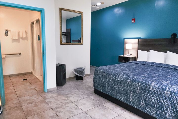 Room 9 of 31