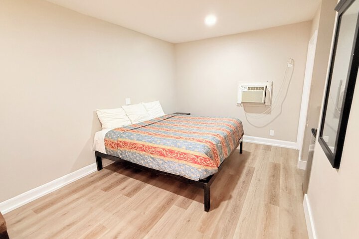 Room 7 of 14