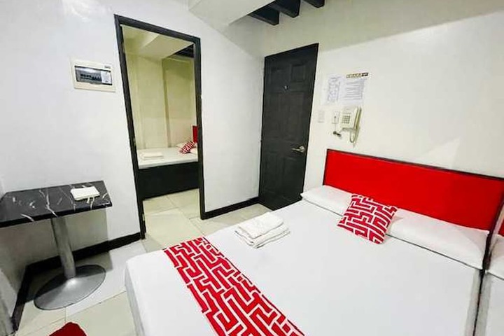 Room 13 of 24