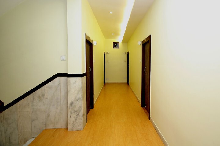 Ballroom/Hall 46 of 50
