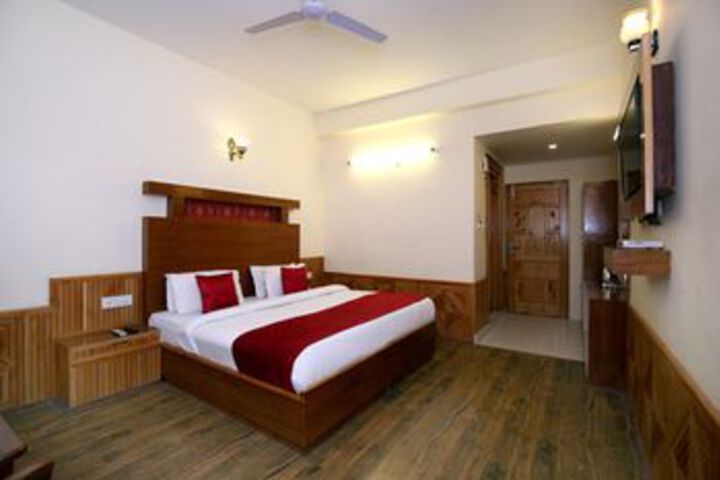 Room 12 of 25