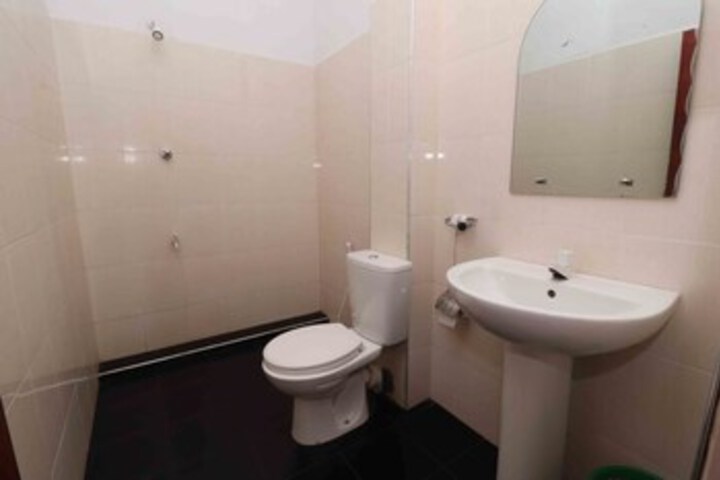Room 3 of 18