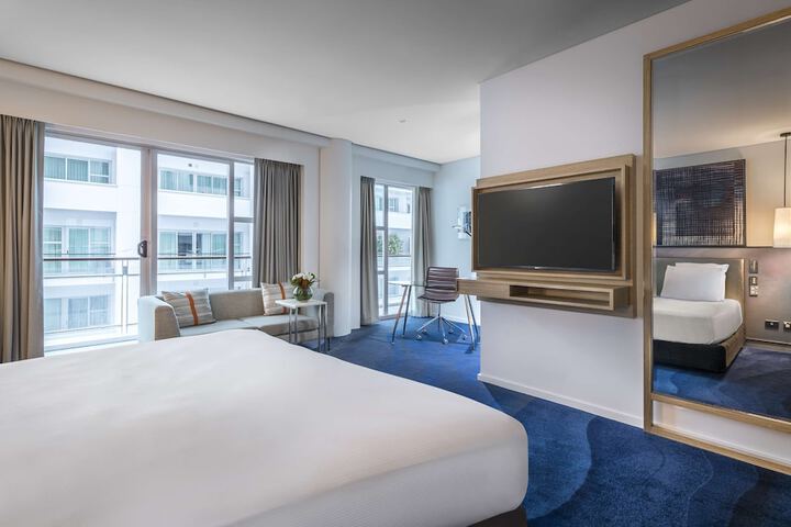 Room 15 of 110