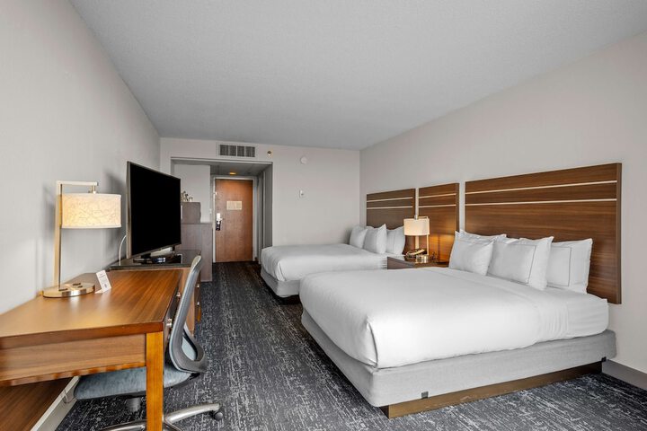 Room 6 of 34