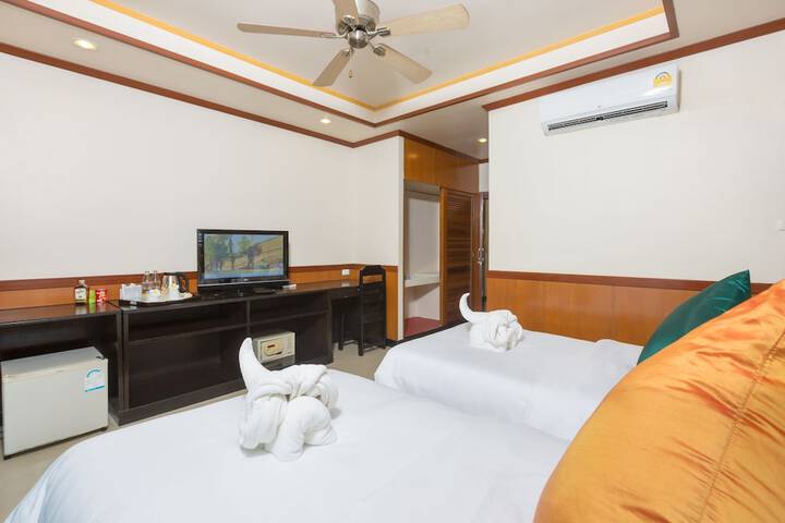 Room 5 of 82