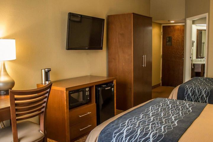 Double Accessible King Size Bed (3 of 7)