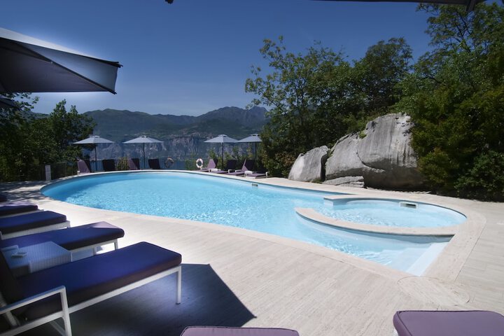 Hotel Pool