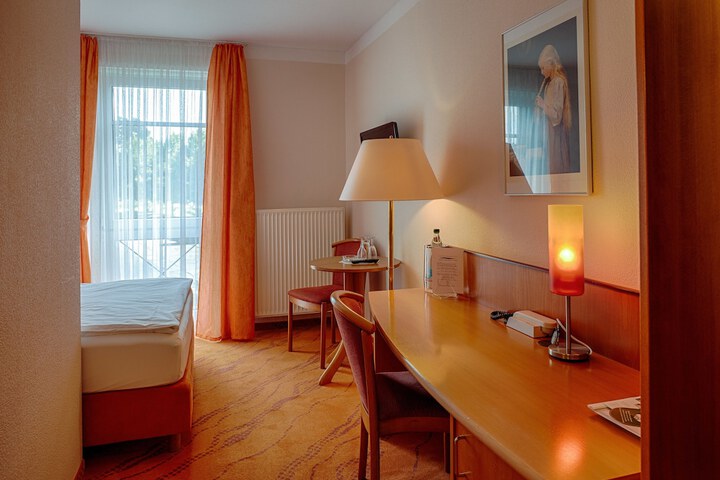 Room 8 of 37