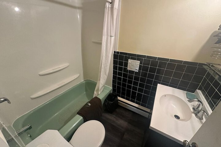 Room 28 of 42
