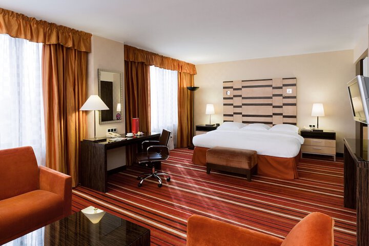 Room 13 of 64
