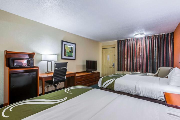Double Bed Accessible (13 of 18)