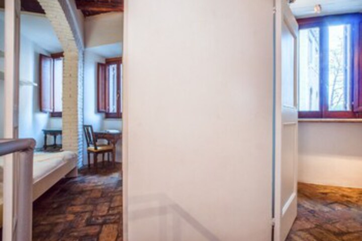 Room 3 of 16