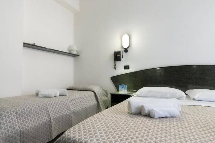 Room 9 of 38