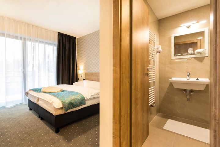 Room 4 of 35