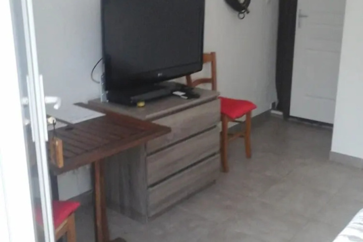 Room 4 of 10