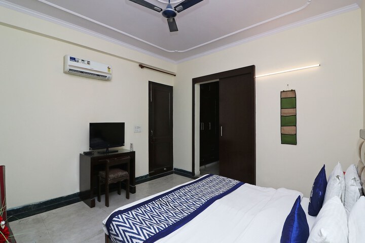 Room 13 of 21