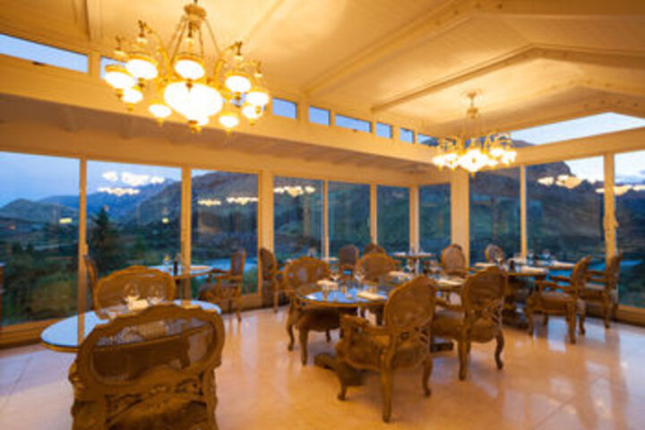 Dining 64 of 70