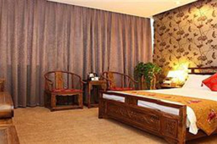 Room 5 of 18