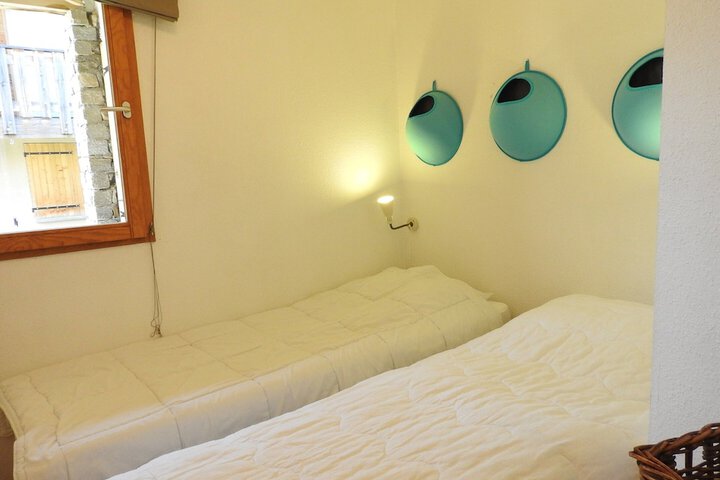 Room 6 of 64