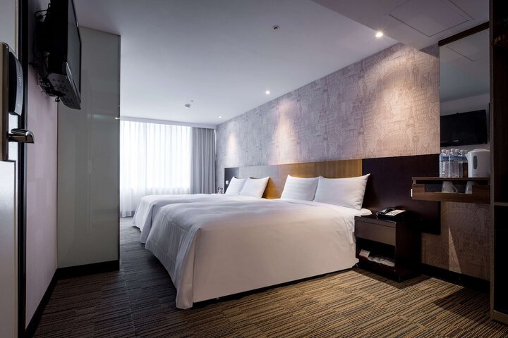 Room 9 of 54