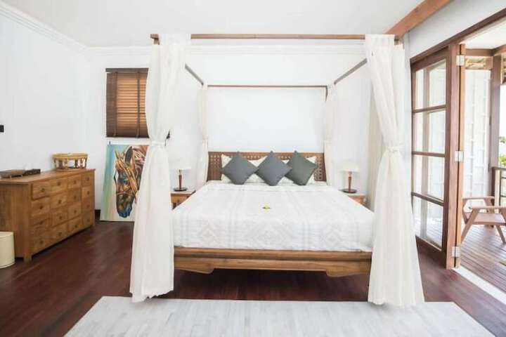 Room 21 of 76