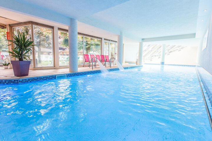 Pool Hotel