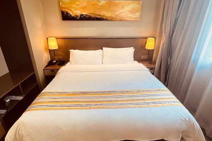 Room 10 of 41