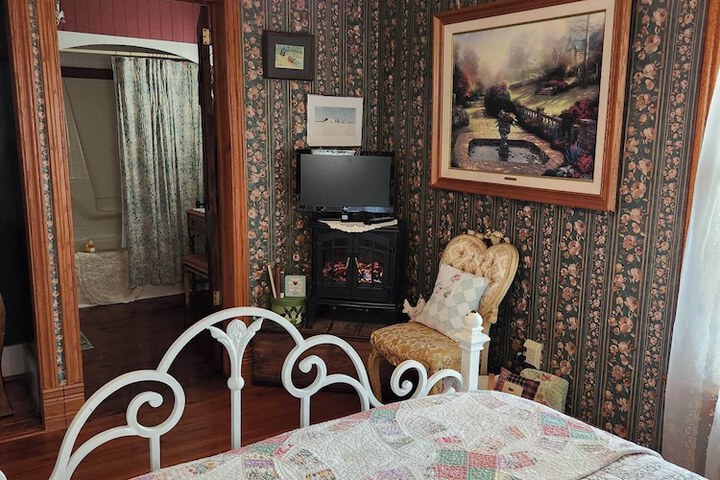 Room 13 of 46