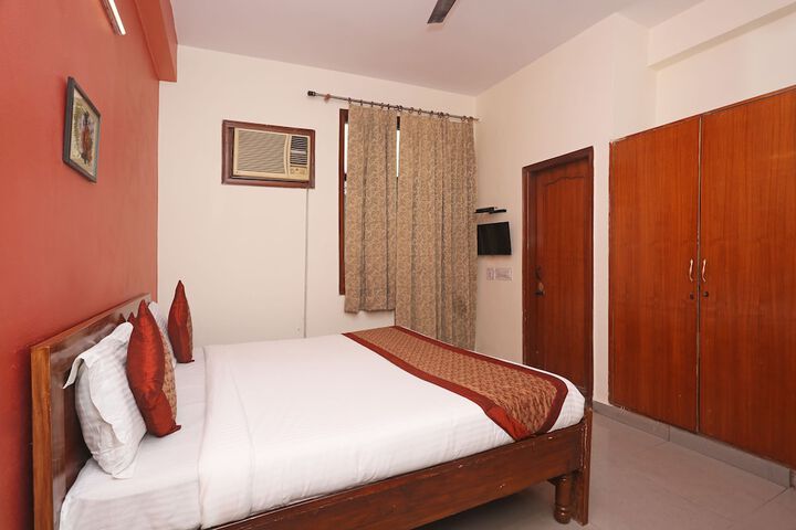 Room 13 of 22