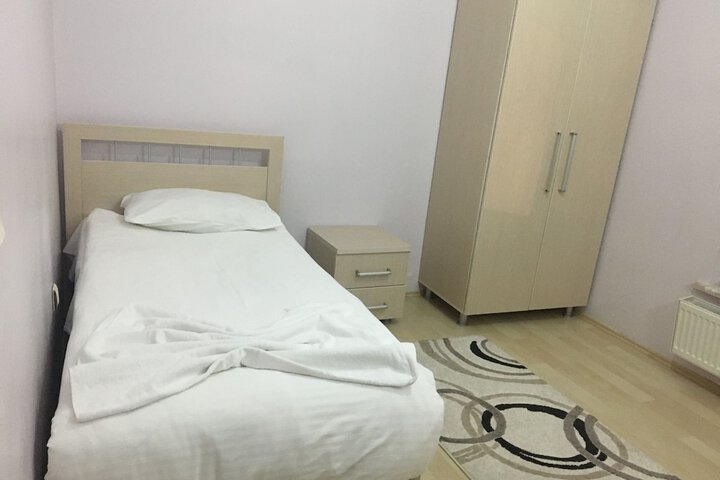 Room 7 of 37