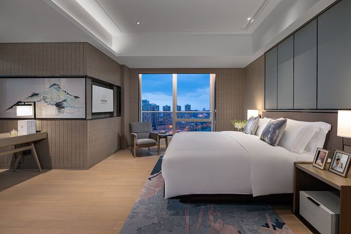 Room 4 of 48