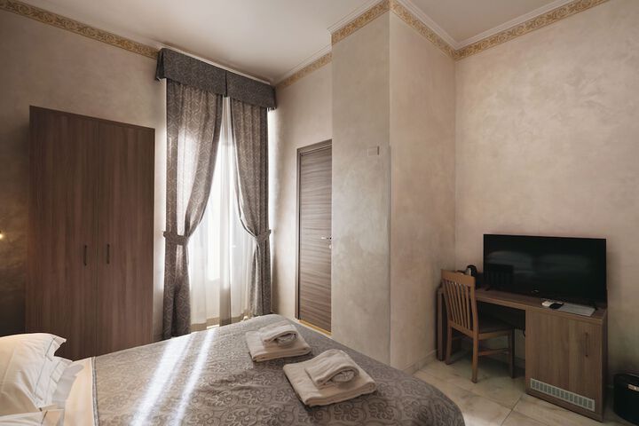 Room 45 of 180