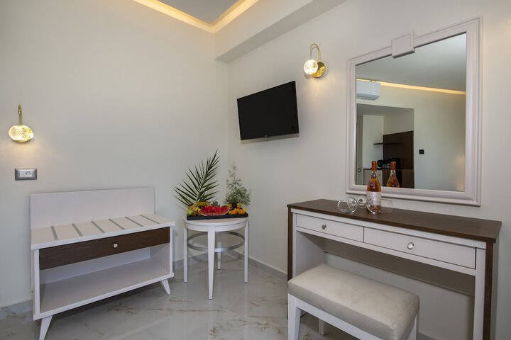 Room 20 of 156