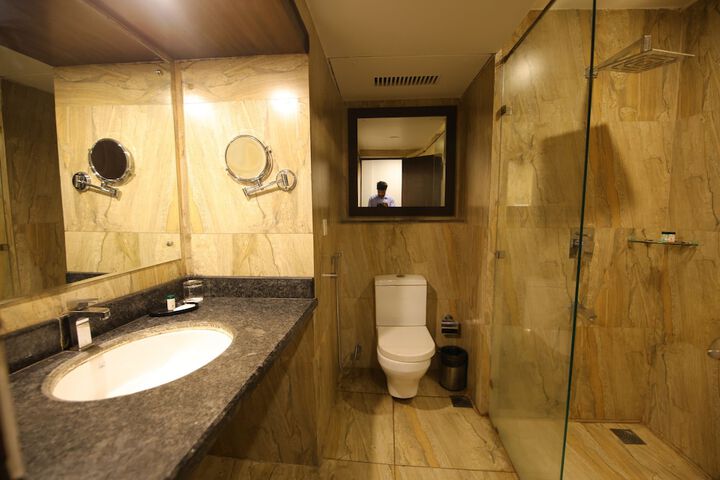 Room 20 of 38