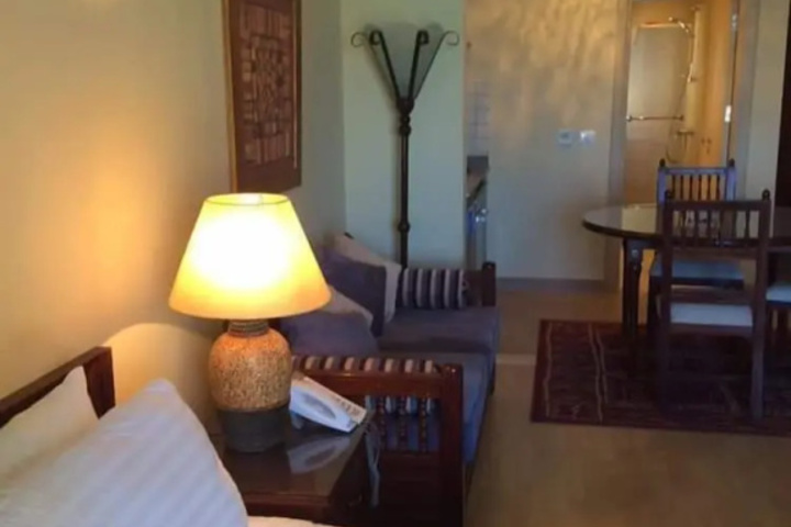 Room 2 of 7