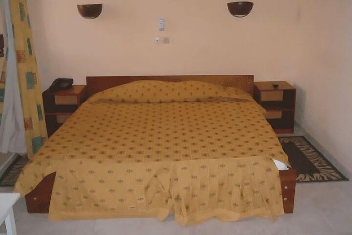 Room 4 of 27
